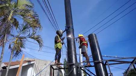 penyatuan 2 tiang baliho agar lebih kokoh