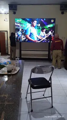 bracket televisi besar