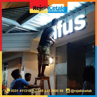 Belajar membuat Huruf Timbul untuk Kafe