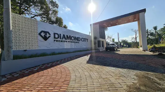 Pembuatan Huruf Timbul Premium di Diamond City Premium Residence : Elegan untuk Mempercantik Properti