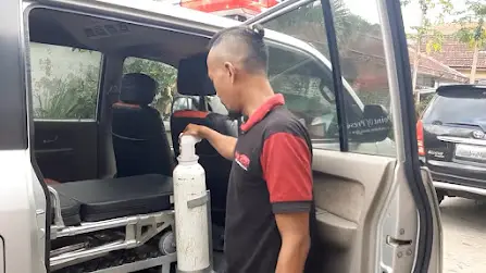 Tabung Oksigen Untuk Pasien pada Mobil Ambulance