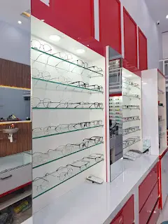 desain etalase kaca java optik