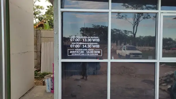 🌐 Jasa Cetak & Pemasangan Stiker Cutting Profesional di Jember, Lumajang, dan Bondowoso 🎨🚗