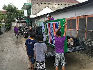 pengangkutan neon box klinik jember Muna Parahita