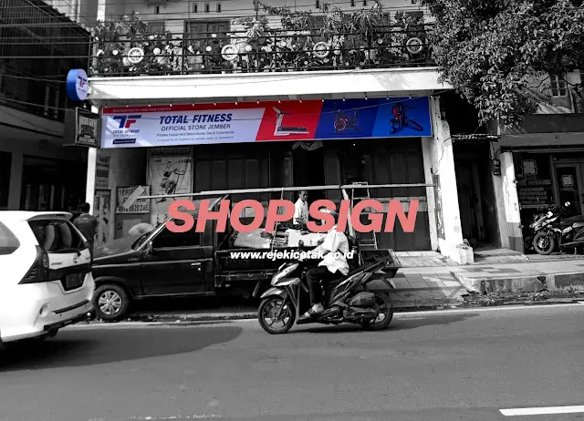 Ada yang bilang Neon Box, ada lagi Shop Sign, ada lagi Pylon Sign?