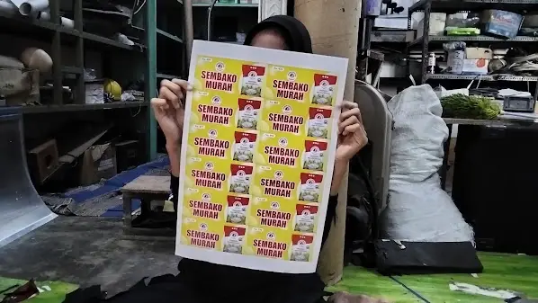 🛒 Cetak Stiker Sembako Berkualitas di Jember – Rejeki Cetak Siap Bantu Usaha Anda! 🖨️