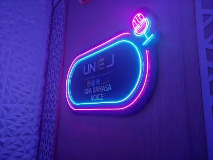 Buat dan Pasang Neon Flex Jember  - 082320300078