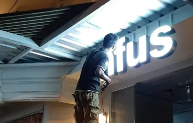 Mitra Terbaik untuk Pembuatan Neon Box di Jember dan Sekitarnya