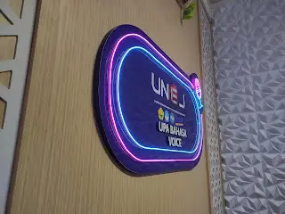 papan nama papan neon flex studio podcast aesthetic