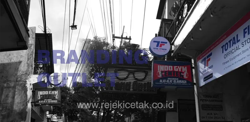 Neon box & Papan nama Total Fitness