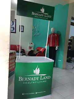 Meja Portable saat sudah dirangkai dan Mudah di Gunakan Meja Portable saat sudah dirangkai dan Mudah di Gunakan