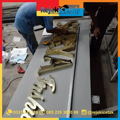 Pesan Huruf Timbul Jember di Rejeki Cetak, Apa Alasan Memesan HURUF TIMBUL?