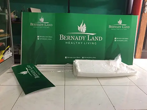 PESAN MEJA PAMERAN LIPAT DI JEMBER