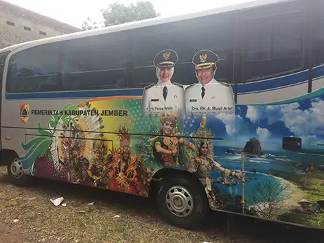 PESAN STIKER BRANDING MOBIL DI JEMBER